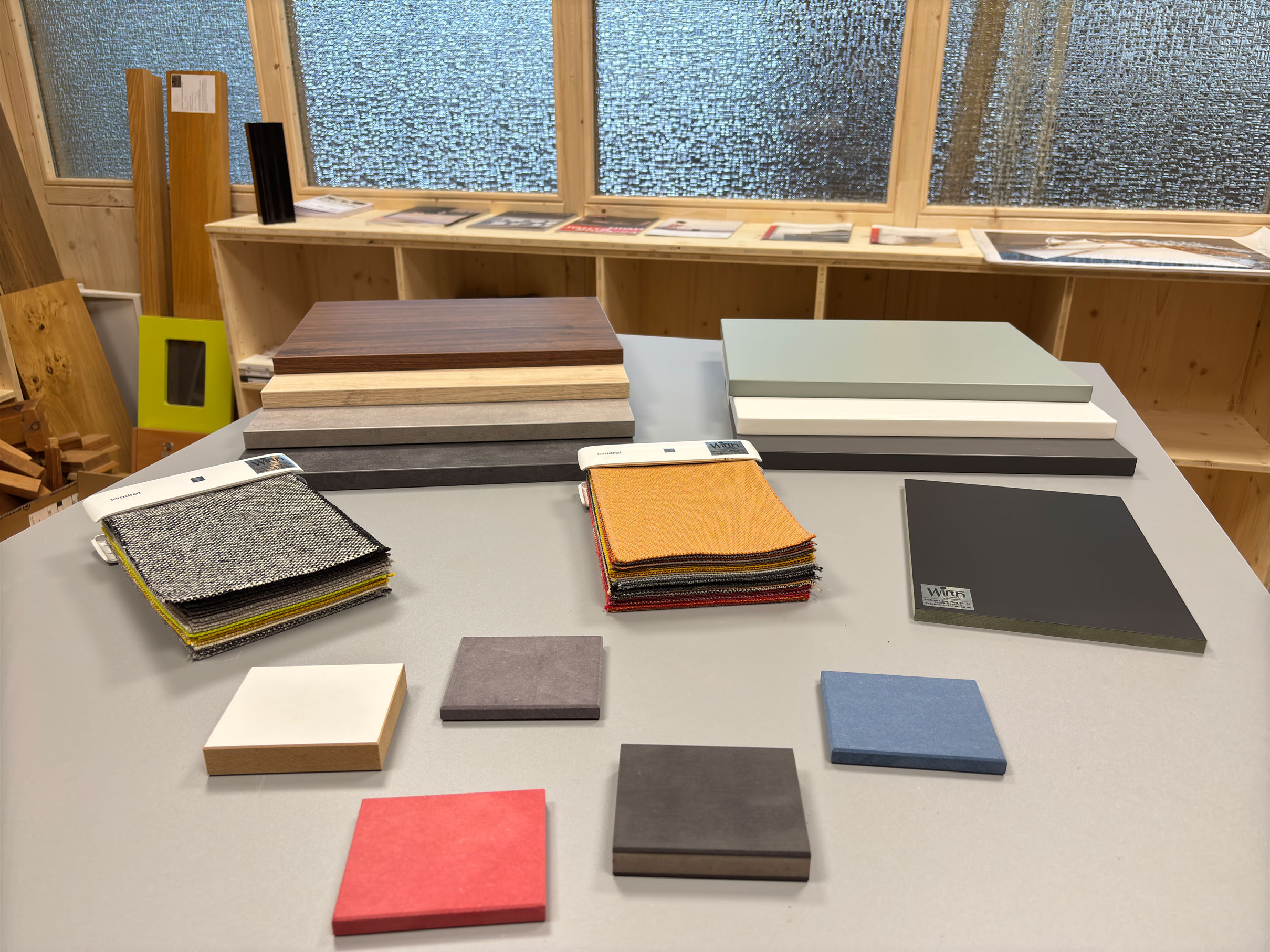 Material-Links
